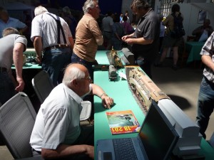 Großbahntreffen Schkeuditz 2010 Im Hintergrund Alfred Käsemann mit seiner T3