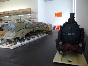 18 201 und 94 2105 18 201 und 94 2105 auf den Transportgleisen