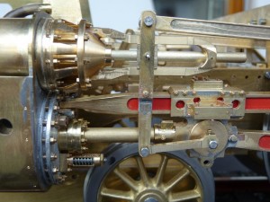 Gestänge 3 Hinter dem Zylinder links