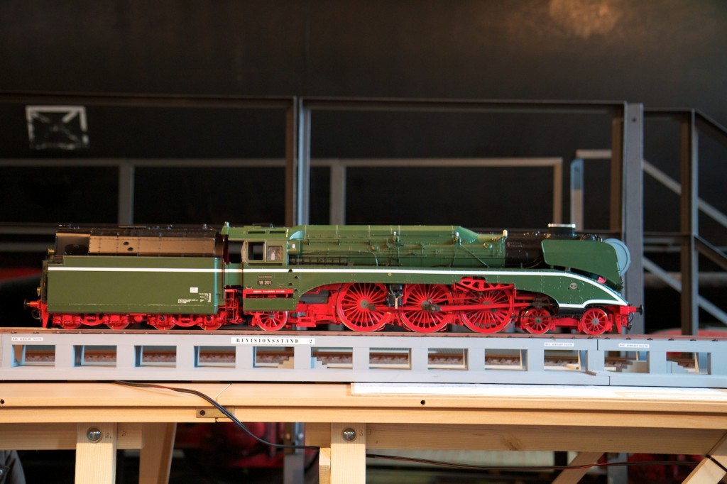 im Modell und Original » DR 18 201